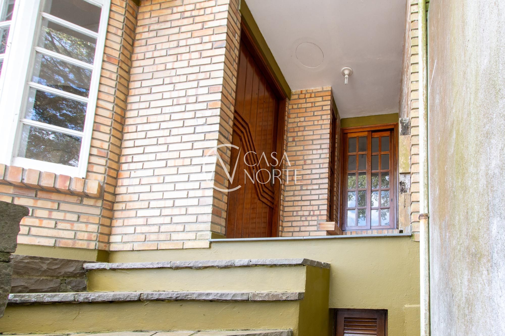 Casa de Condomínio à venda com 3 quartos, 296m², 1 suíte, 4 vagas, Rua Doutor Arnaldo da Silva Ferreira no bairro Jardim Isabel em Porto Alegre