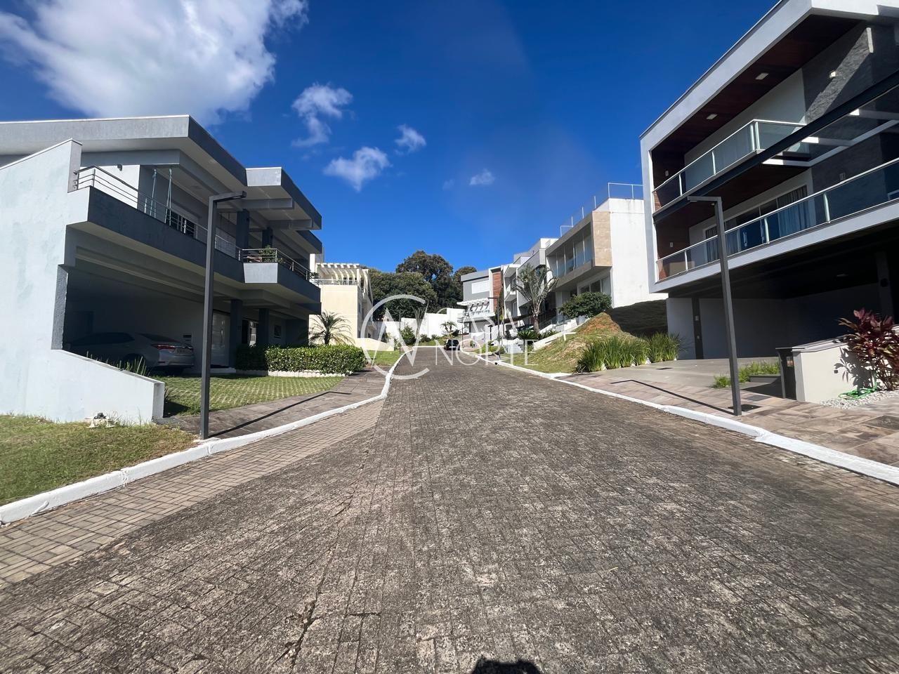 Terreno à venda  com 389m², Rua Adriano Pereira da Silva no bairro Vila Nova em Porto Alegre