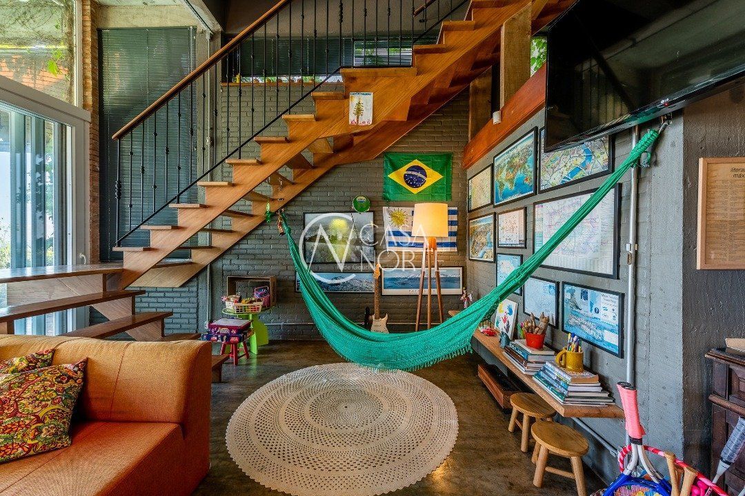 Casa à venda com 3 quartos, 300m², 3 suítes, 2 vagas, Rua Professor Antônio Davila no bairro Sétimo Céu em Porto Alegre