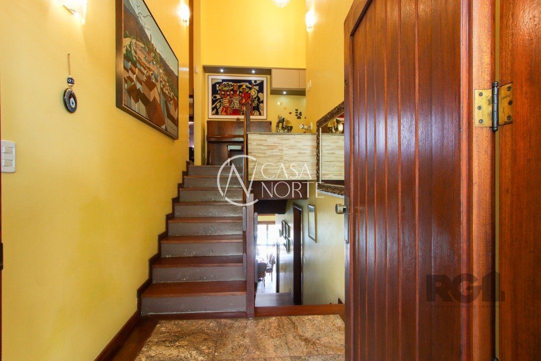 Casa à venda com 4 quartos, 362m², 1 suíte, 2 vagas, Rua Alcebíades Antônio dos Santos no bairro Nonoai em Porto Alegre