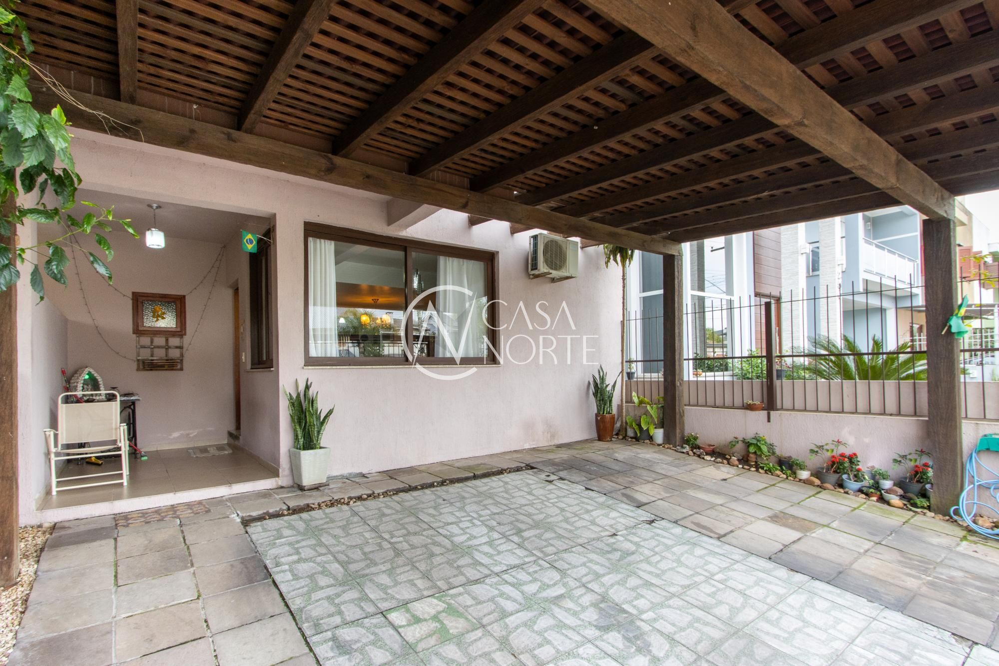 Casa à venda com 3 quartos, 149m², 1 suíte, 3 vagas, Rua Carlos Maximiliano Fayet no bairro Hípica em Porto Alegre