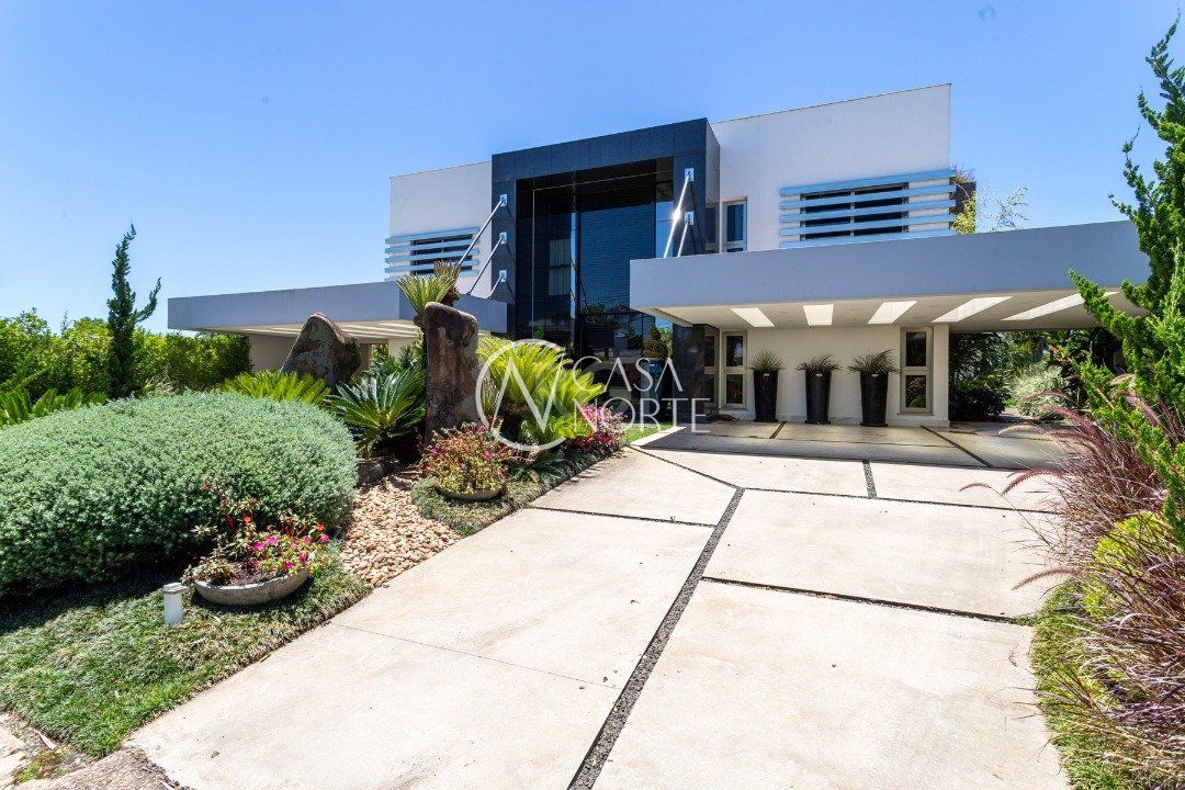 Casa de Condomínio à venda com 5 quartos, 720m², 5 suítes, 4 vagas, Avenida Juca Batista no bairro Belém Novo em Porto Alegre
