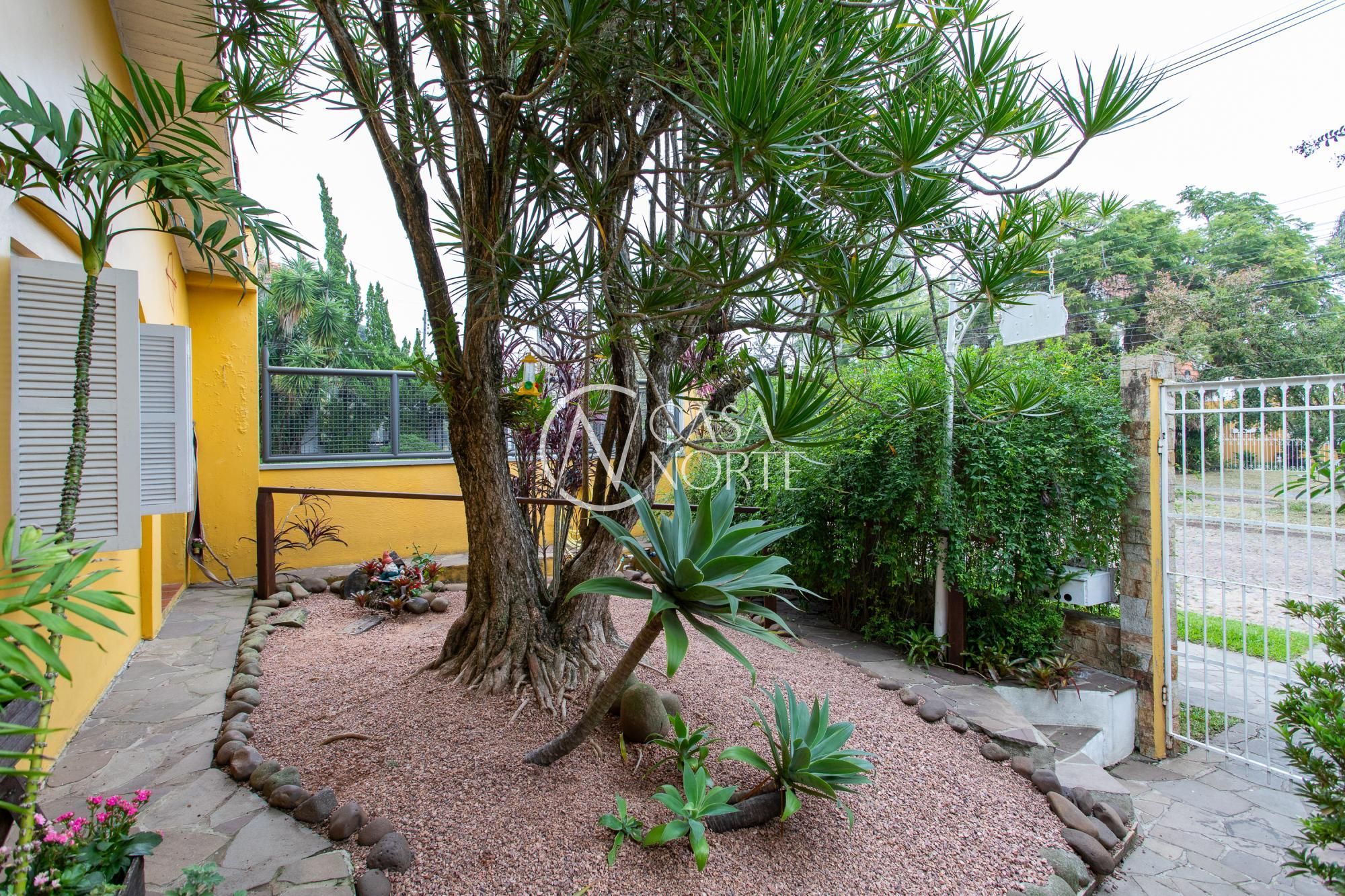 Casa à venda com 5 quartos, 183m², 1 suíte, 3 vagas, Avenida Pereira Passos no bairro Vila Assunção em Porto Alegre