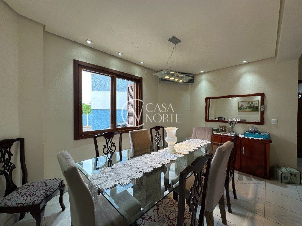 Casa de Condomínio à venda com 3 quartos, 122m², 1 suíte, 2 vagas, Rua Upamaroti no bairro Cristal em Porto Alegre