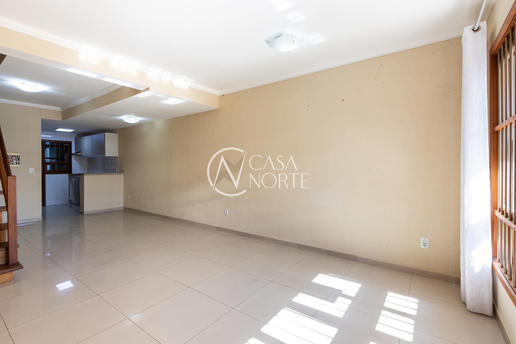 Casa à venda com 3 quartos, 135m², 3 suítes, 1 vaga, Rua Nestor José Nitschke no bairro Guarujá em Porto Alegre