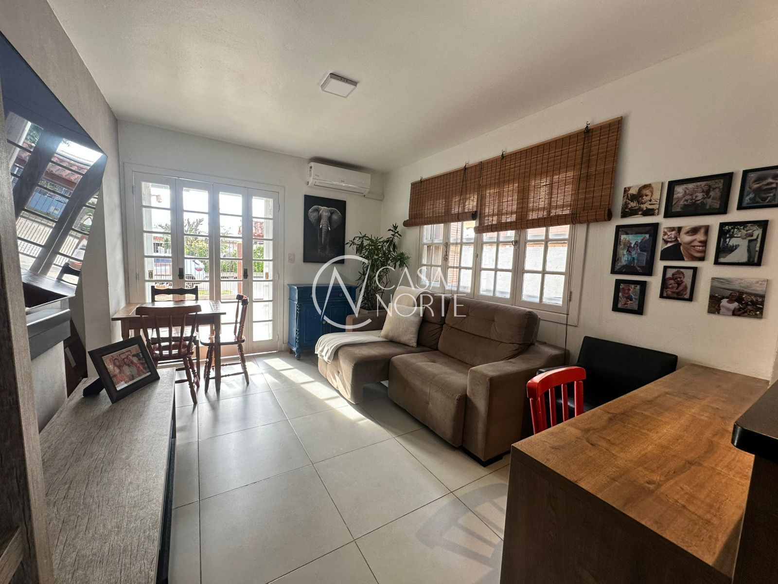 Casa à venda com 3 quartos, 360m², 1 suíte, 3 vagas, Rua João Pestana Aragão no bairro Belém Novo em Porto Alegre