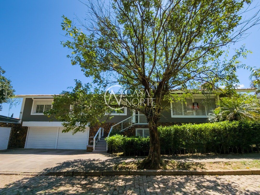 Casa à venda com 3 quartos, 429m², 2 suítes, 4 vagas, Rua Morano Calabro no bairro Jardim Isabel em Porto Alegre