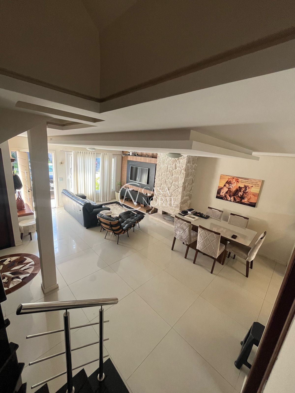 Casa à venda com 3 quartos, 146m², 2 suítes, 2 vagas, Rua Roberto Santini no bairro Hípica em Porto Alegre