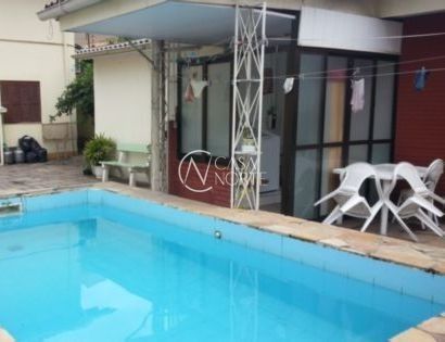 Casa à venda com 5 quartos, 330m², 1 suíte, 7 vagas, Rua Barao de Cerro Largo no bairro Menino Deus em Porto Alegre
