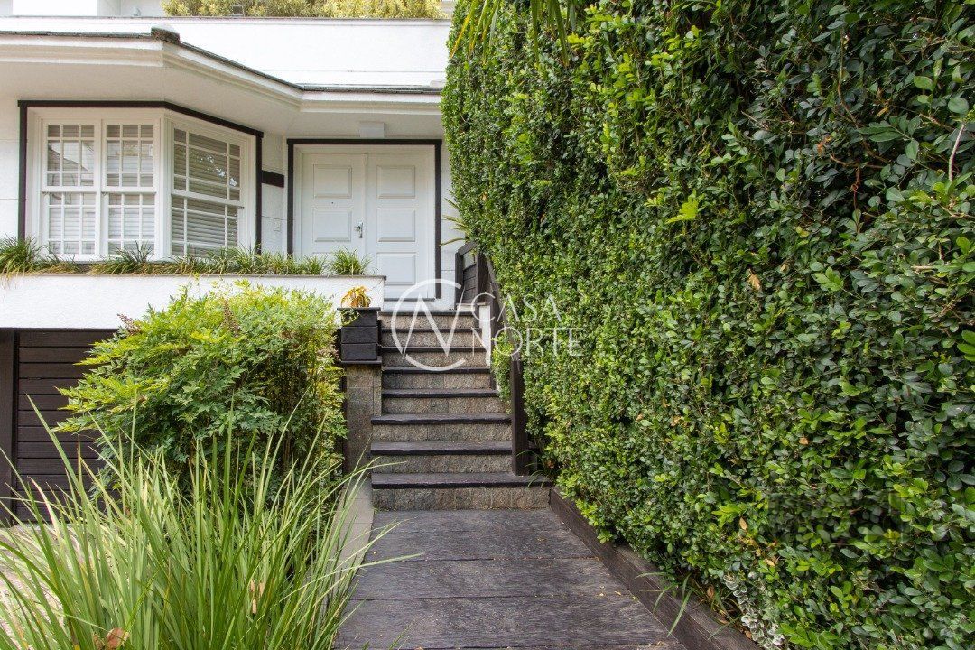 Casa de Condomínio à venda com 3 quartos, 741m², 3 suítes, 4 vagas, Rua Tomaz Gonzaga no bairro Boa Vista em Porto Alegre