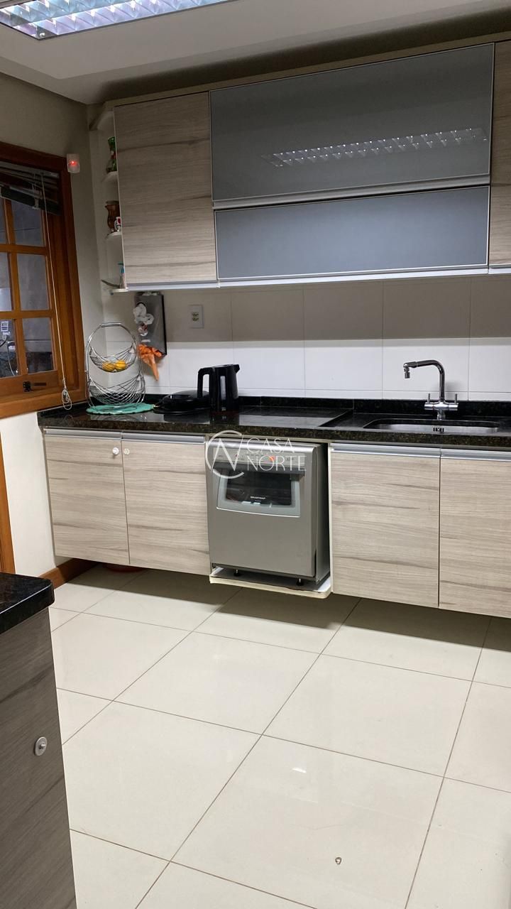 Casa à venda com 3 quartos, 145m², 1 suíte, 2 vagas, Rua Carlos Maximiliano Fayet no bairro Hípica em Porto Alegre