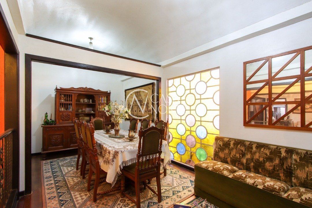 Casa à venda com 5 quartos, 397m², 1 suíte, 5 vagas, Rua Conselheiro Xavier da Costa no bairro Ipanema em Porto Alegre