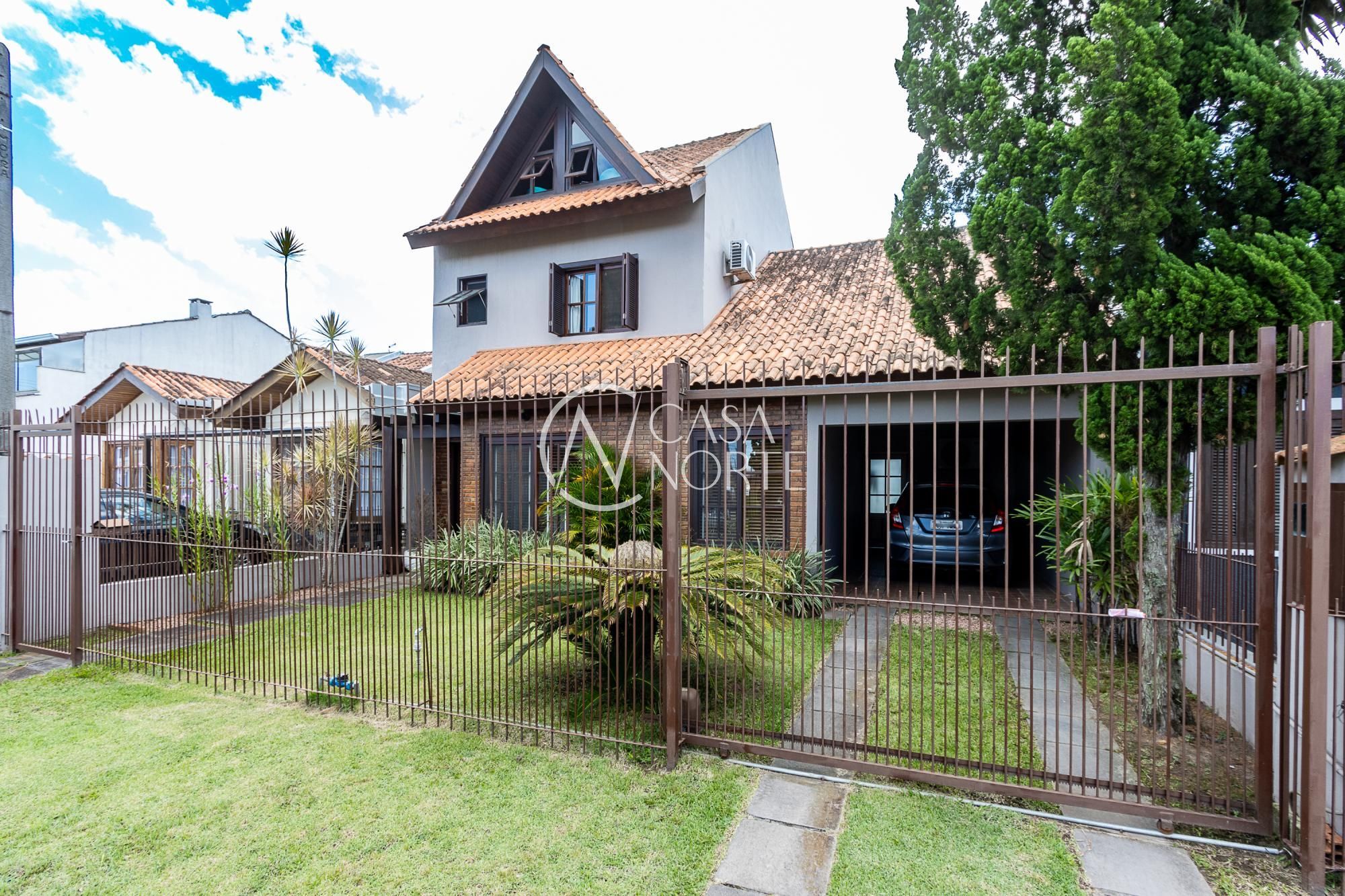 Casa à venda com 3 quartos, 186m², 1 suíte, 2 vagas, Rua Doutor Hermes Pacheco no bairro Aberta dos Morros em Porto Alegre