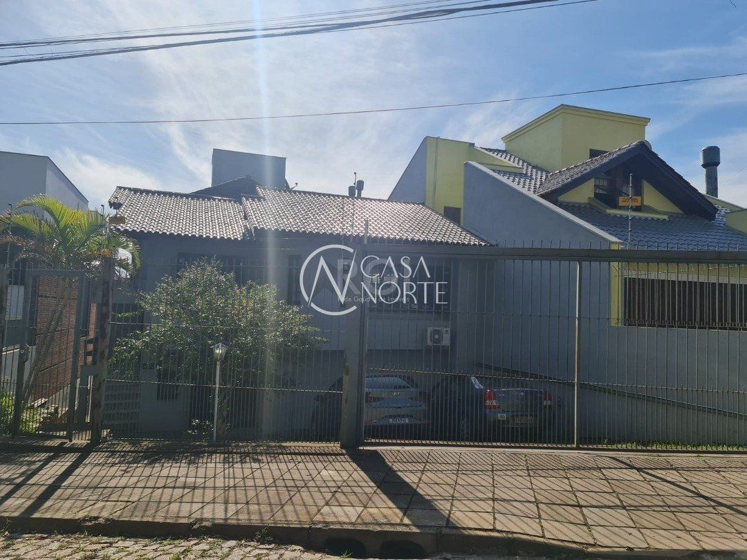 Casa à venda com 5 quartos, 464m², 4 suítes, 4 vagas, Rua Alcebiades Antônio dos Santos no bairro Nonoai em Porto Alegre