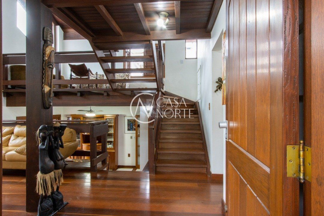 Casa de Condomínio à venda com 4 quartos, 184m², 2 suítes, 2 vagas, Rua Professor Antônio José Remião no bairro Espírito Santo em Porto Alegre