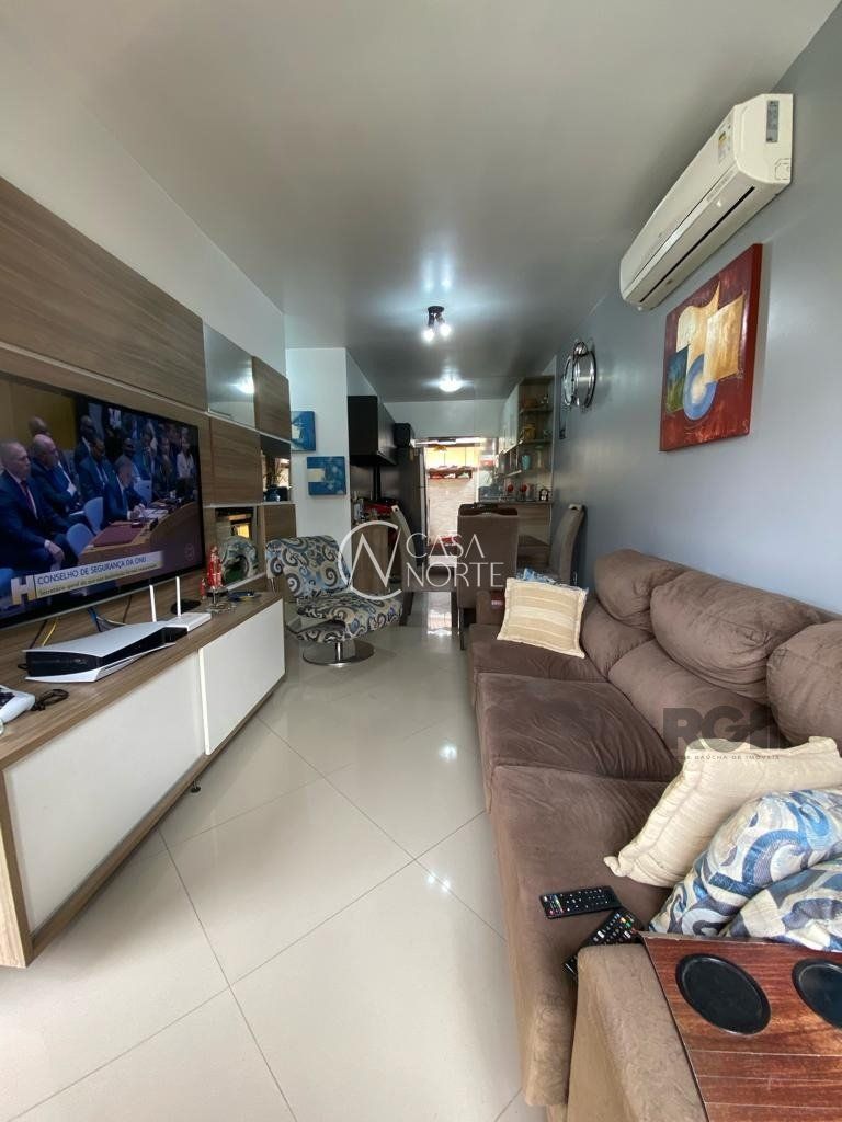 Casa de Condomínio à venda com 2 quartos, 52m², 2 vagas, Rua Embira no bairro Hípica em Porto Alegre