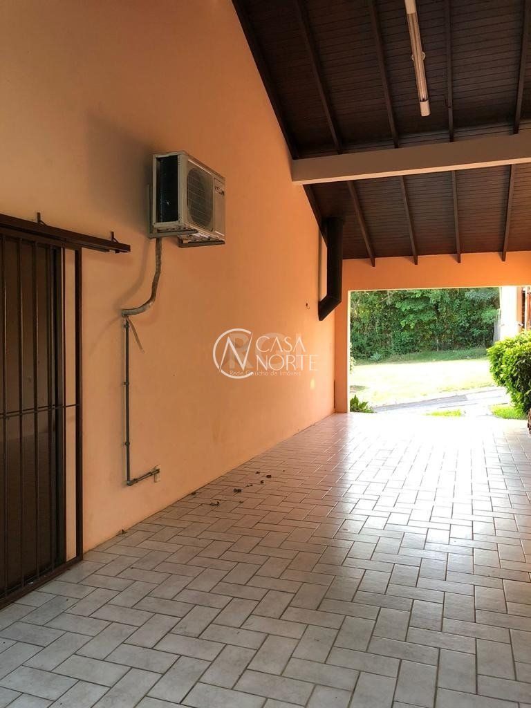 Casa de Condomínio à venda com 4 quartos, 119m², 1 suíte, 3 vagas, Avenida Vicente Monteggia no bairro Cavalhada em Porto Alegre