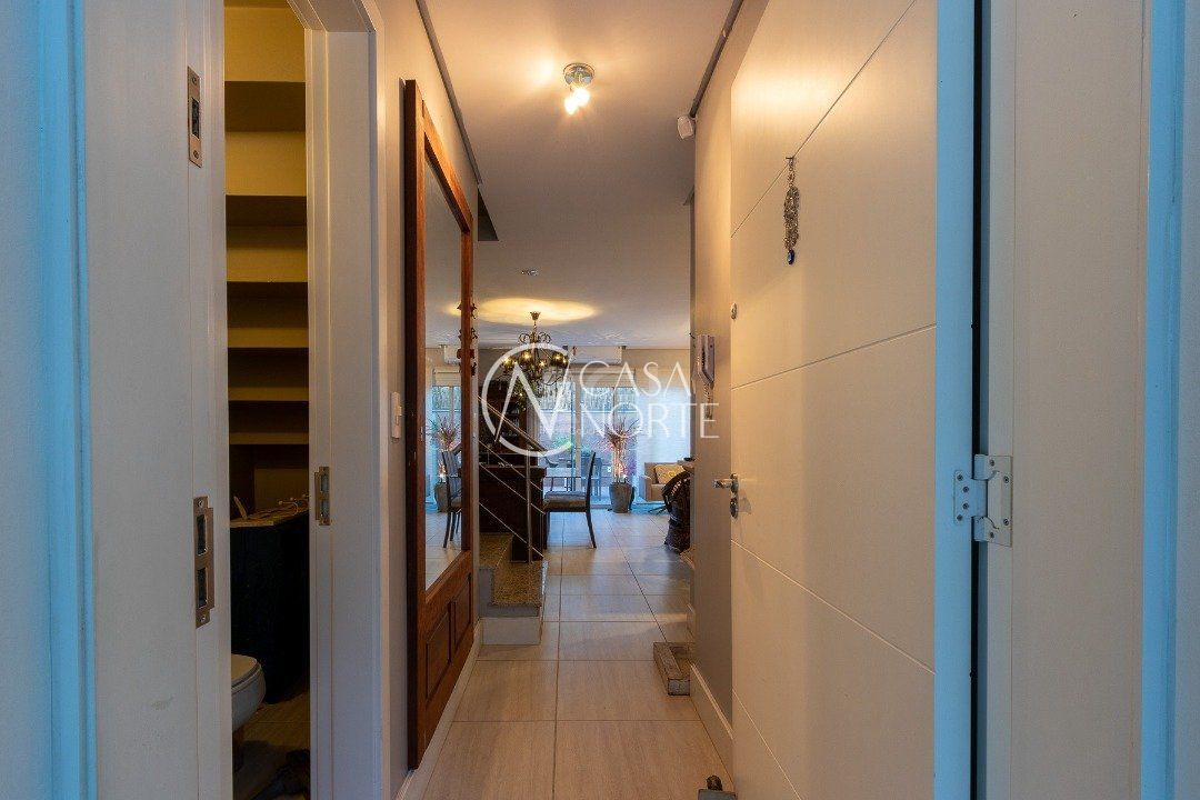 Casa de Condomínio à venda com 3 quartos, 188m², 1 suíte, 2 vagas, Rua Doutor Mário Totta no bairro Tristeza em Porto Alegre