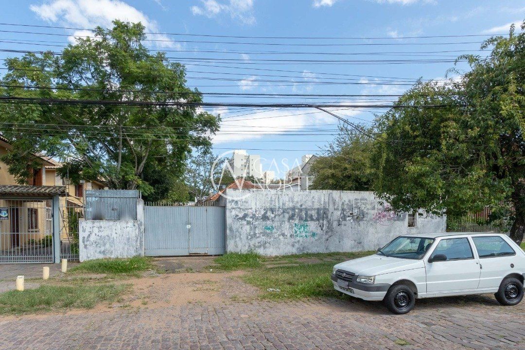 Terreno à venda  com 1925m², Rua Doutor Barcelos no bairro Tristeza em Porto Alegre