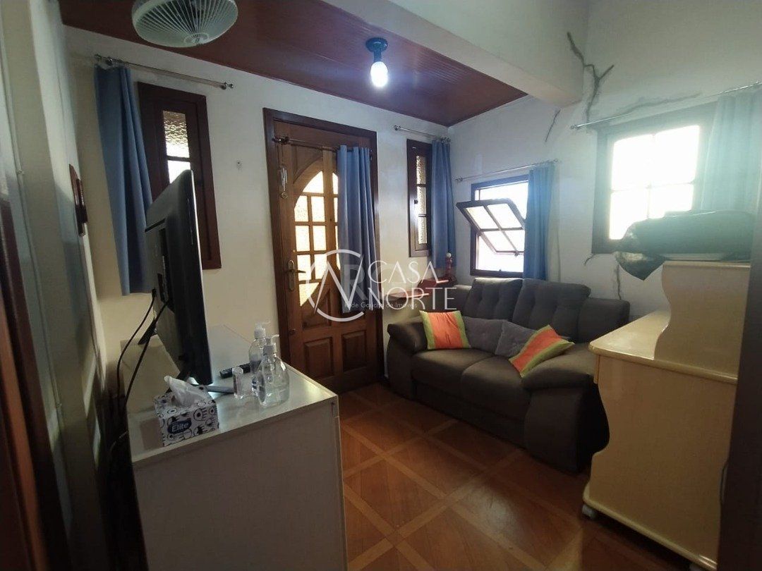 Casa à venda com 3 quartos, 185m², 5 vagas, Rua Barao de Cerro Largo no bairro Menino Deus em Porto Alegre