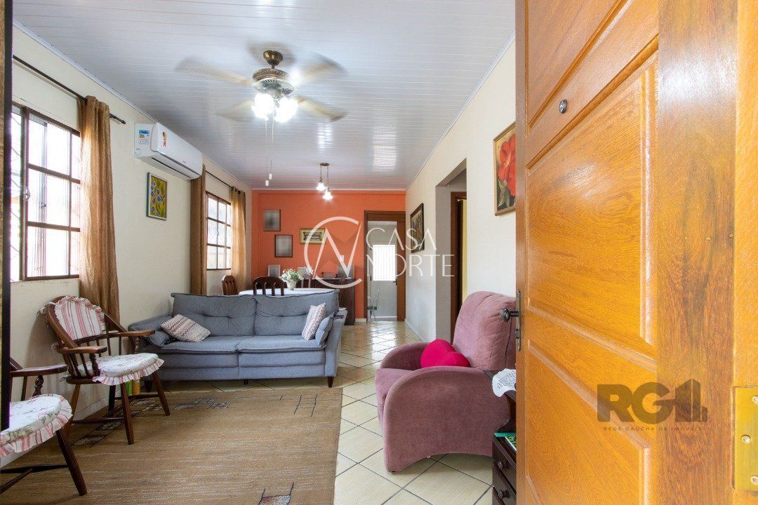 Casa à venda com 2 quartos, 143m², 2 vagas, Rua Teotônia no bairro Camaquã em Porto Alegre