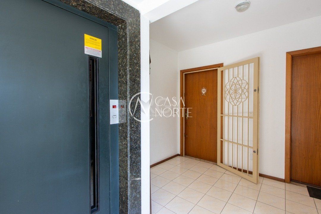 Cobertura à venda com 3 quartos, 213m², 1 suíte, 1 vaga, Rua Santa Vitoria no bairro Tristeza em Porto Alegre