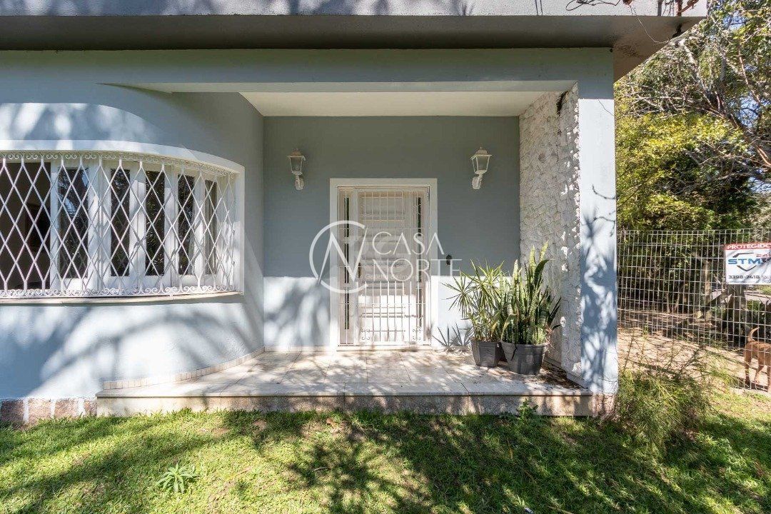 Casa à venda com 3 quartos, 250m², 1 suíte, 3 vagas, Rua Landel de Moura no bairro Tristeza em Porto Alegre