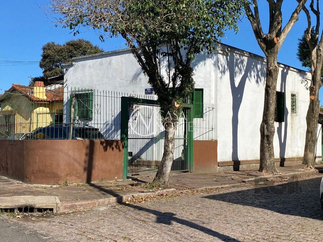 Casa à venda com 3 quartos, 100m², 1 vaga, Rua Coronel Neves no bairro Medianeira em Porto Alegre
