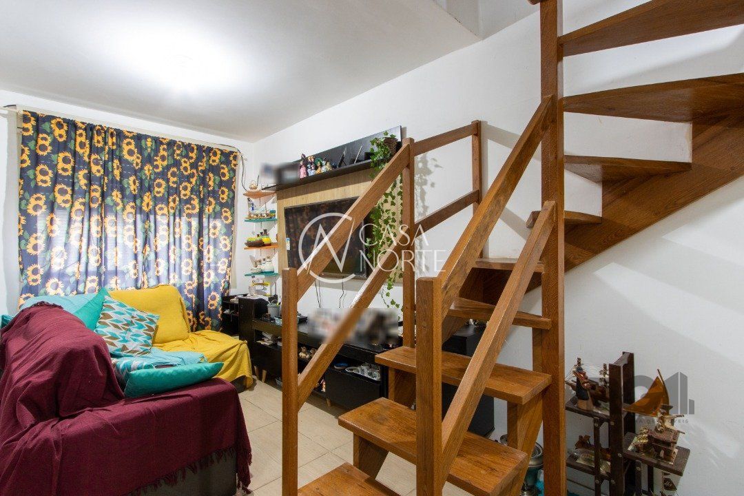 Cobertura à venda com 2 quartos, 69m², 1 suíte, 1 vaga, Rua Duque de Caxias no bairro Centro Histórico em Porto Alegre