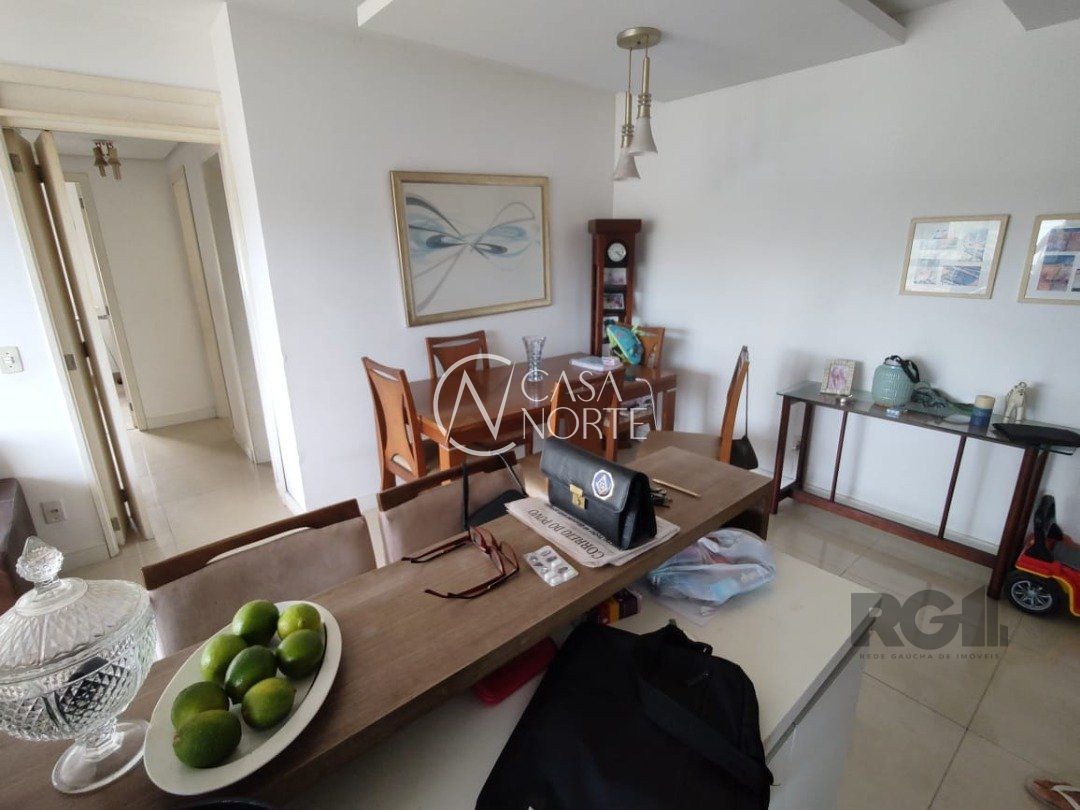 Apartamento à venda com 2 quartos, 75m², 1 suíte, 2 vagas, Rua Coronel Massot no bairro Cristal em Porto Alegre