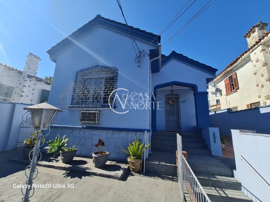 Casa à venda com 3 quartos, 192m², 2 vagas, Avenida Nonoai no bairro Nonoai em Porto Alegre