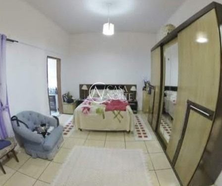 Casa à venda com 3 quartos, 290m², 1 suíte, 3 vagas, Rua José Alves de Castro no bairro Vila Nova em Porto Alegre