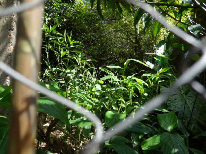 Terreno à venda  com 300m², Avenida da Serraria no bairro Espírito Santo em Porto Alegre