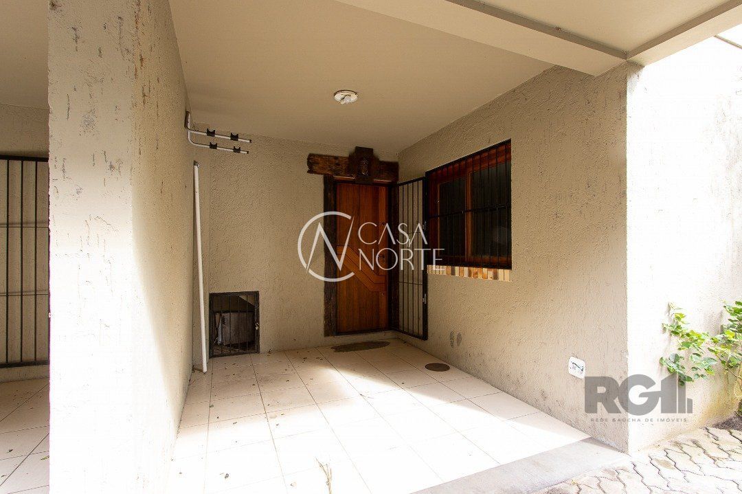 Casa de Condomínio à venda com 2 quartos, 102m², 1 suíte, 1 vaga, Avenida Guarujá no bairro Guarujá em Porto Alegre