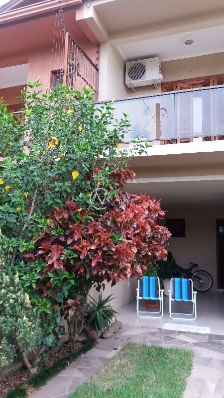 Casa à venda com 3 quartos, 119m², 1 suíte, Rua Luis Felipe Monmany no bairro Espírito Santo em Porto Alegre