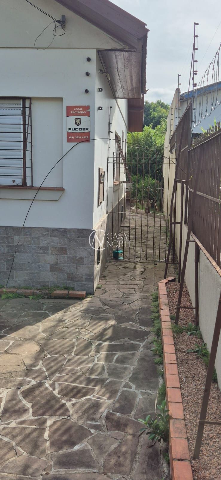 Terreno à venda  com 330m², Rua Doutor Campos Velho no bairro Cristal em Porto Alegre
