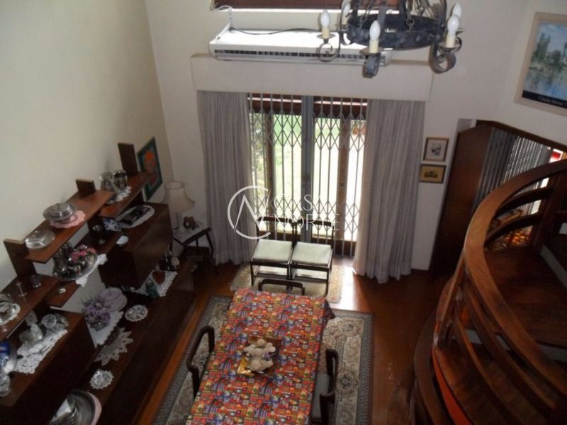 Casa à venda com 3 quartos, 290m², 1 suíte, 3 vagas, Rua Alcebiades Antônio dos Santos no bairro Nonoai em Porto Alegre