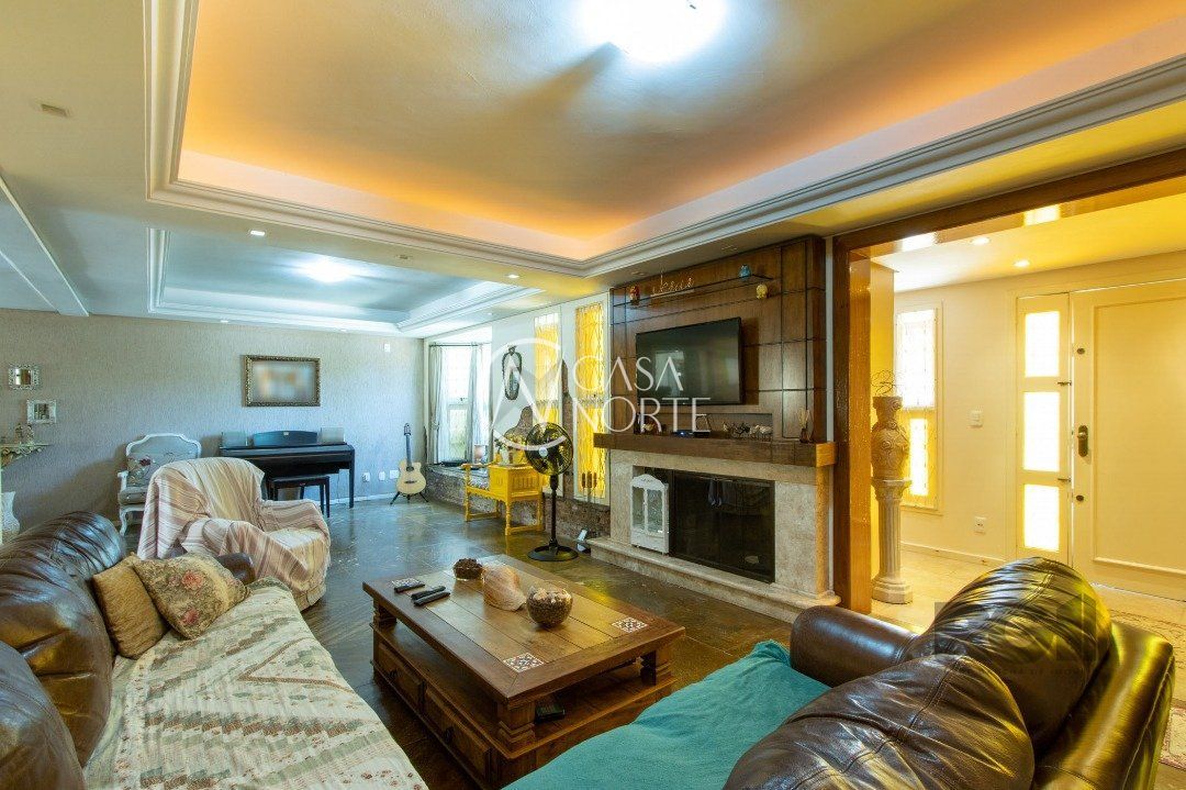 Sobrado à venda com 4 quartos, 452m², 2 suítes, 5 vagas, Avenida Saul Nonnenmacher no bairro Ipanema em Porto Alegre