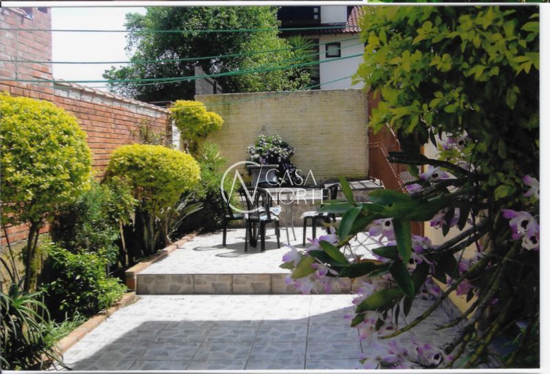 Casa à venda com 3 quartos, 165m², 1 suíte, 2 vagas, Rua Kyve T. Knijnik no bairro Espírito Santo em Porto Alegre