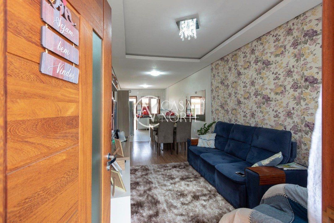 Casa à venda com 3 quartos, 120m², 1 suíte, 3 vagas, Rua Enfermeiro Ventura no bairro Vila Nova em Porto Alegre