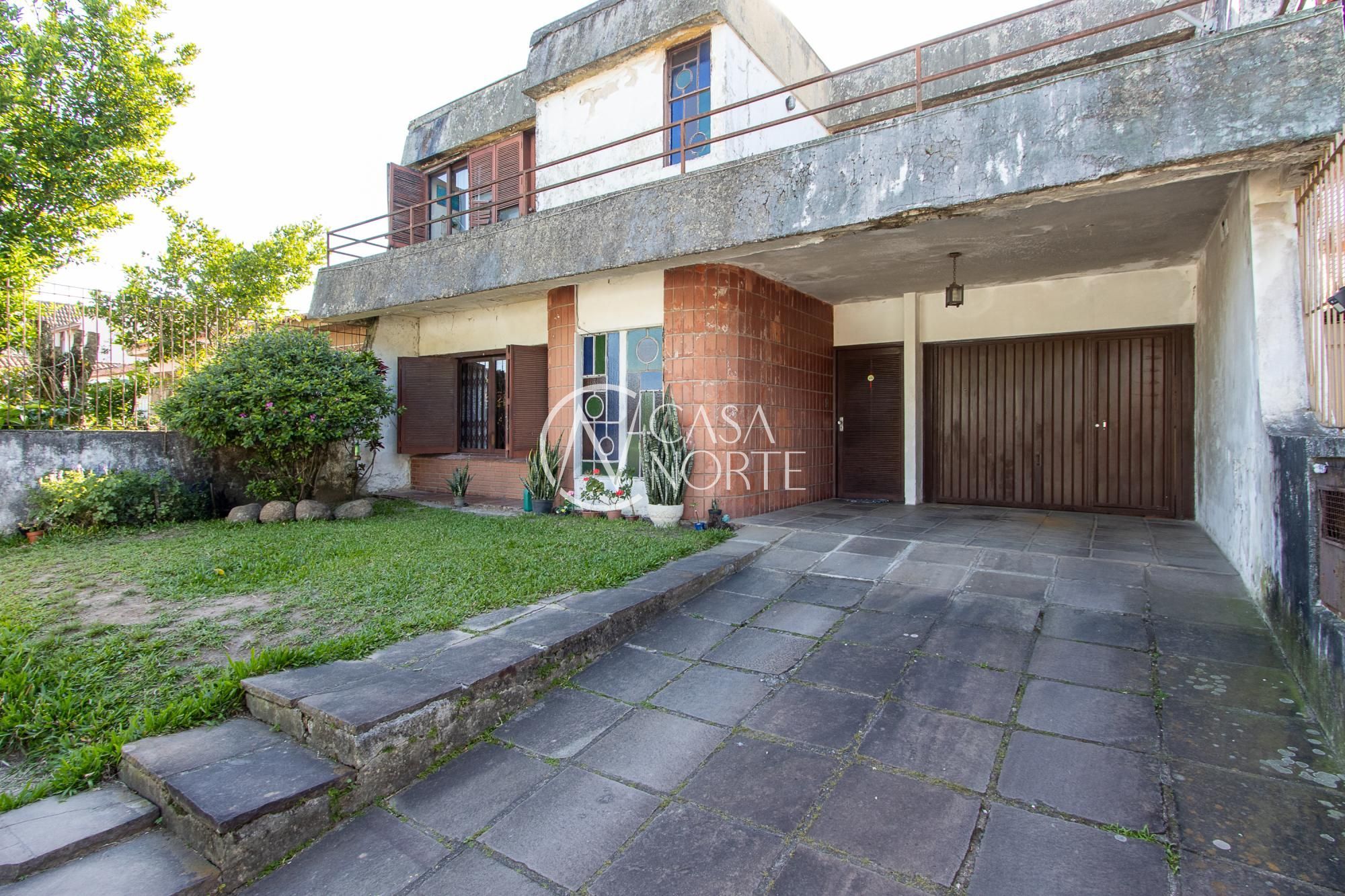 Casa à venda com 4 quartos, 216m², 2 suítes, -4 vaga, Rua Tupã no bairro Vila Assunção em Porto Alegre