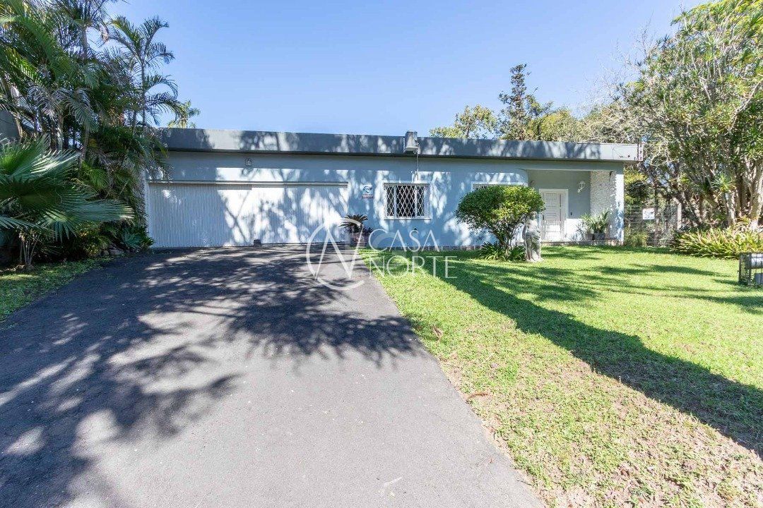 Casa à venda com 3 quartos, 250m², 1 suíte, 3 vagas, Rua Landel de Moura no bairro Tristeza em Porto Alegre