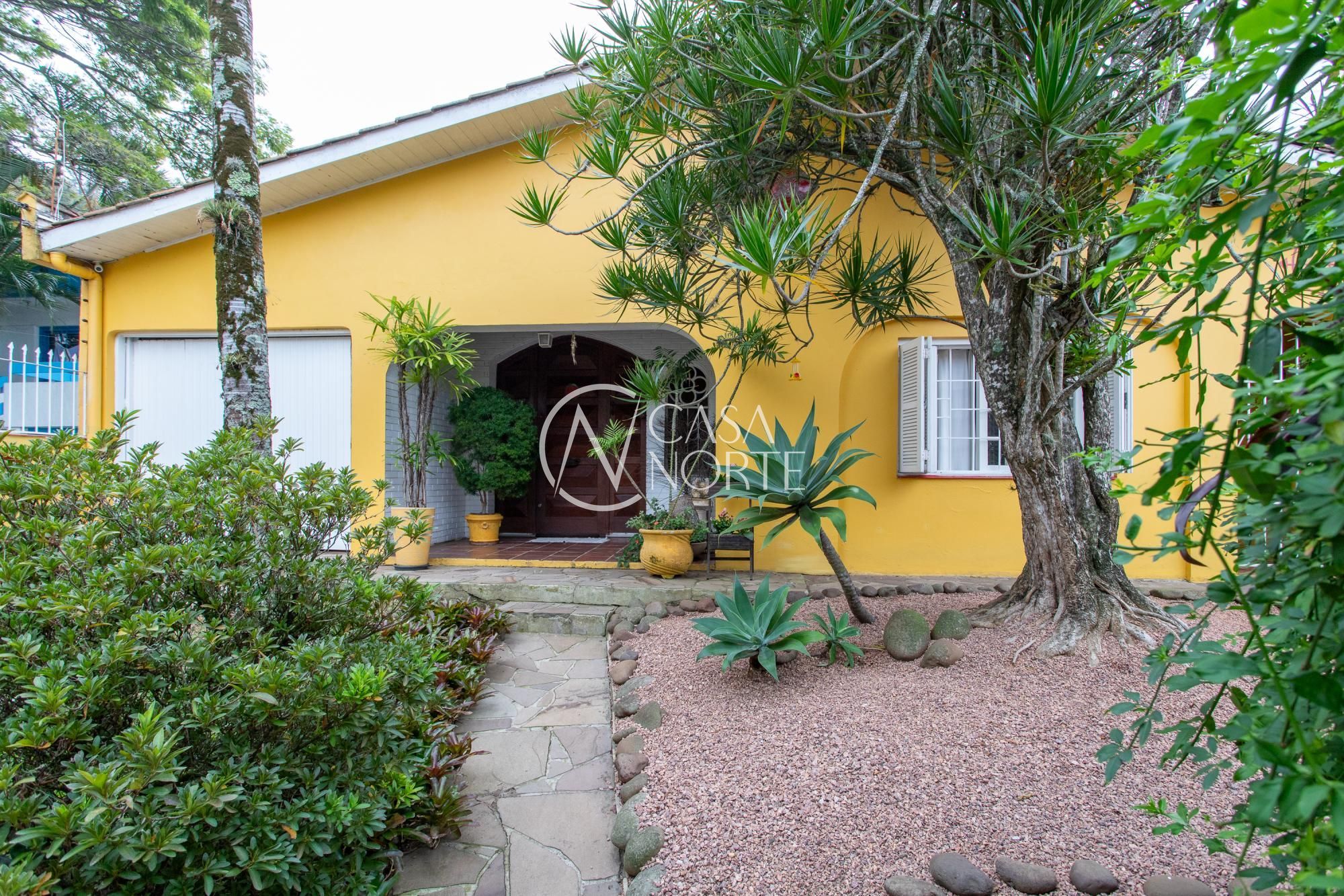 Casa à venda com 5 quartos, 183m², 1 suíte, 3 vagas, Avenida Pereira Passos no bairro Vila Assunção em Porto Alegre