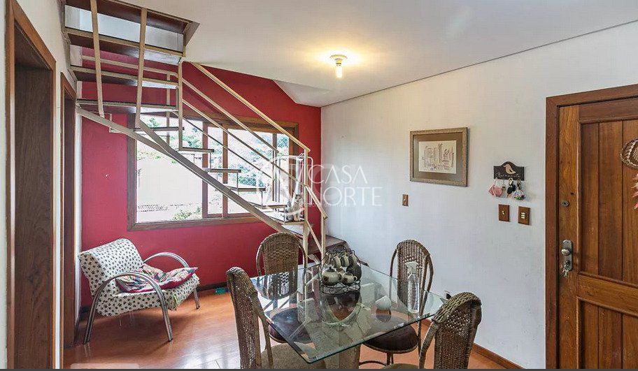 Cobertura à venda com 3 quartos, 207m², 1 suíte, 2 vagas, Rua Santa Cruz no bairro Santa Tereza em Porto Alegre