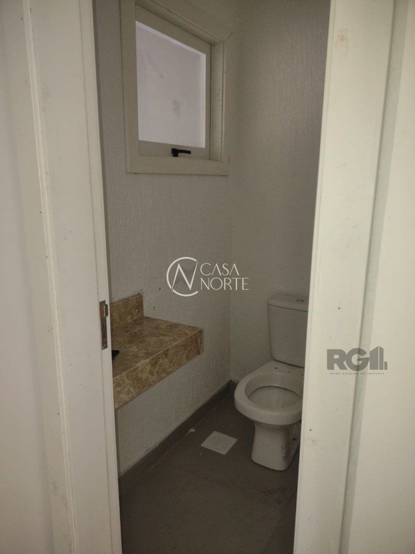 Sobrado à venda com 2 quartos, 140m², 1 suíte, 4 vagas, Rua Ari Peixoto Martins no bairro Espírito Santo em Porto Alegre