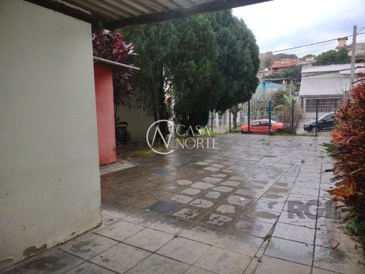 Casa à venda com 4 quartos, 200m², 4 vagas, Rua Doutor Dias de Carvalho no bairro Tristeza em Porto Alegre