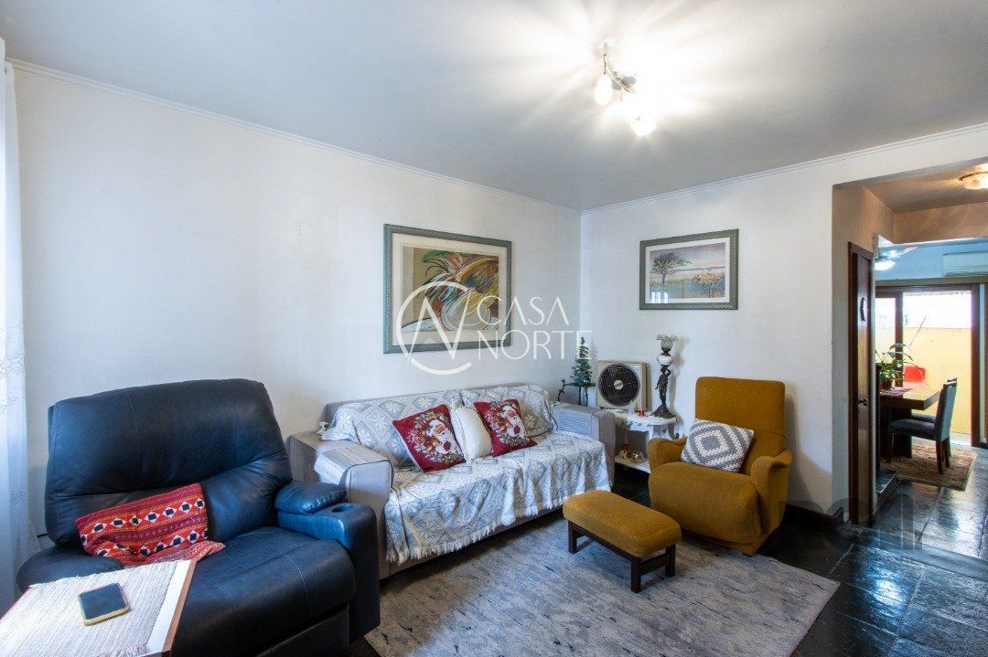 Casa à venda com 3 quartos, 135m², 1 suíte, 2 vagas, Nossa Senhora de Lourdes no bairro Tristeza em Porto Alegre