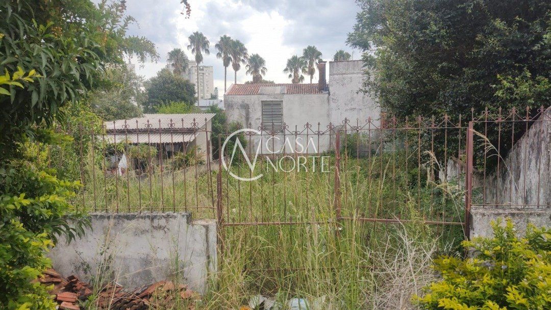 Terreno à venda  com 314m², Avenida Paulo Pontes no bairro Cavalhada em Porto Alegre