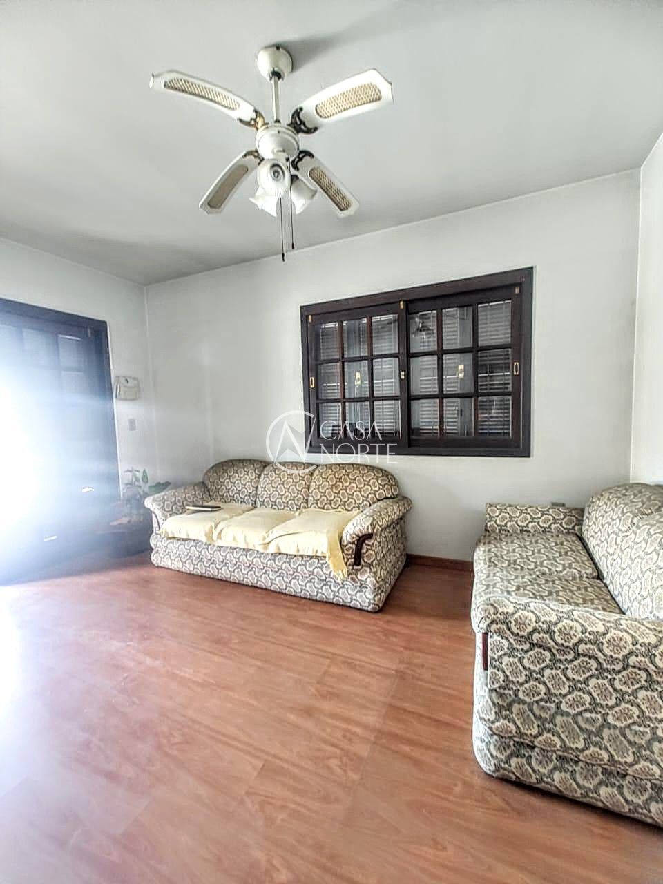 Casa à venda com 3 quartos, 198m², 1 suíte, 1 vaga, Rua Papa Pio XII no bairro Passo das Pedras em Porto Alegre