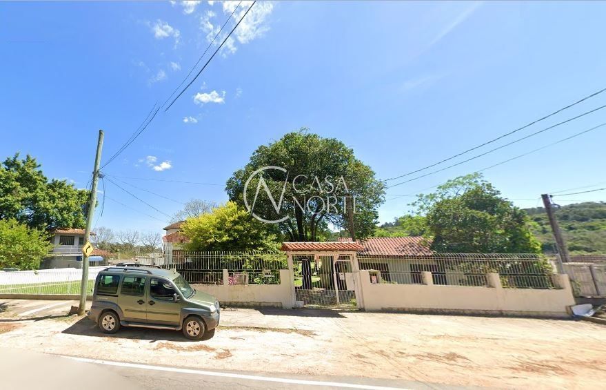 Casa à venda com 3 quartos, 265m², 1 vaga, Avenida Belem Velho no bairro Vila Nova em Porto Alegre